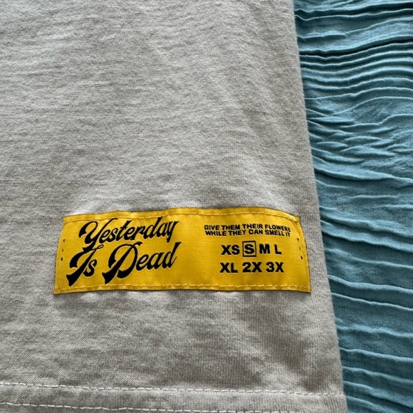 Classic Gray Crew Neck Short Sleeve Tee - Picture 2 of 4